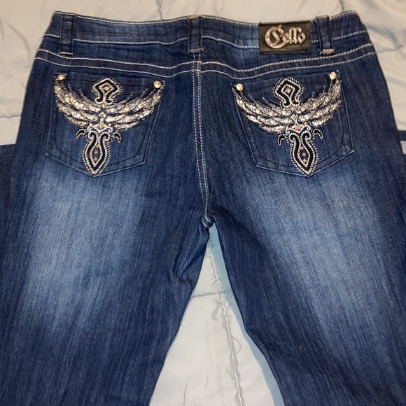 Purses, sweaters, jeans, shirts, shoes, and much more… - Picture 3 of 17